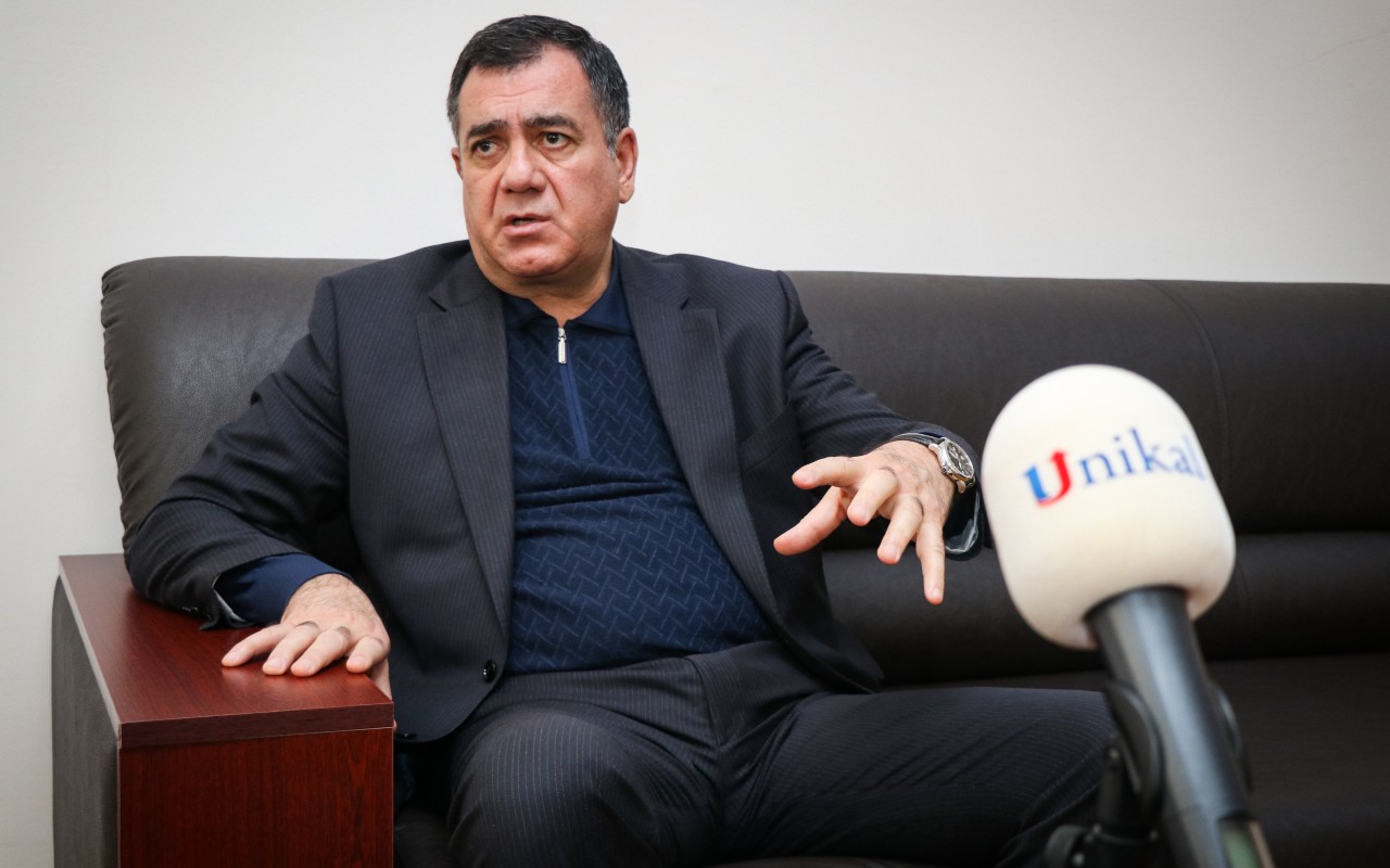 "Oğlanların iş tapmasında ciddi problem var" - Deputat
